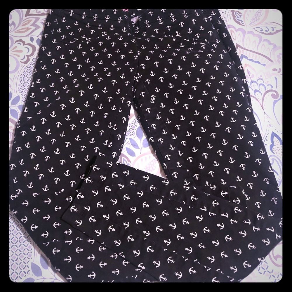 Gap| black anchor print super skinny chino pant.